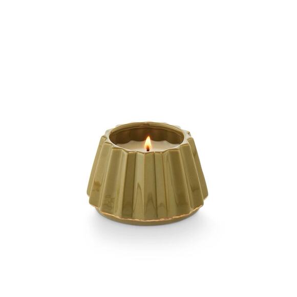 Illume Tried and True Decorative Soy Candle - Fresh Balsam Scent - Picture 2 of 5